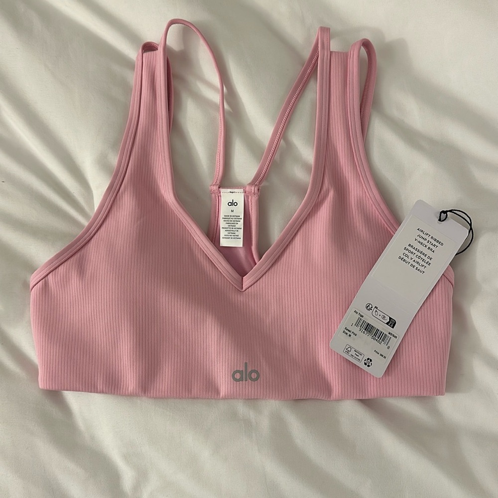 ALO Sweet Pink Airlift Ribbed Jump Start V-neck bra
